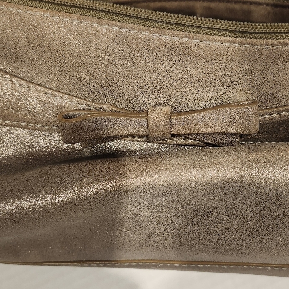 Sondra Roberts Bronze Metallic Bow detail purse Suede Fringe Thick strap - Picture 8 of 8